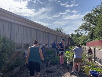 Volunteers working in the Abingdon Garden